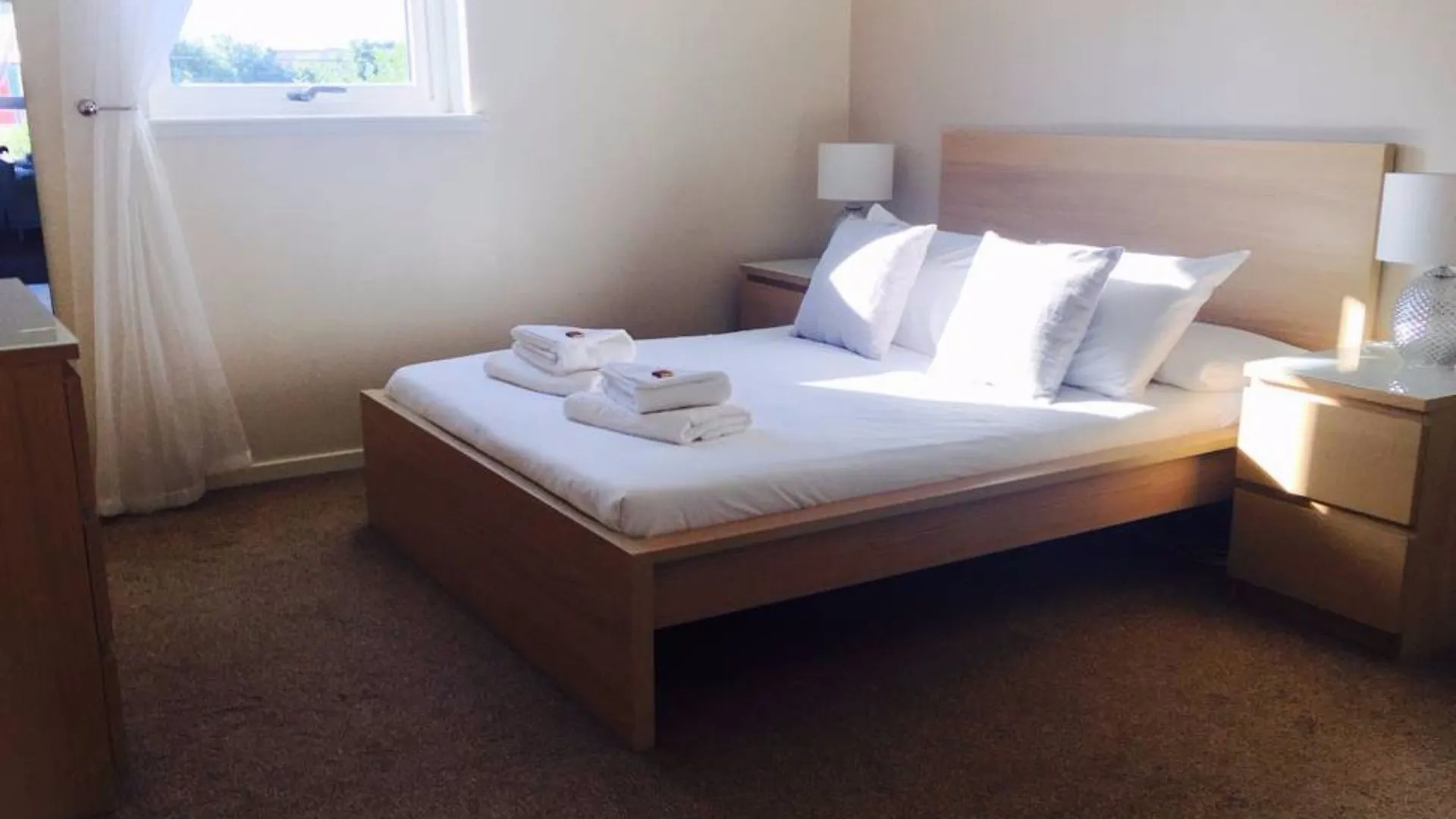 Apartment 3 Bedroom Flat Near City Centre With Parking Edinburgh