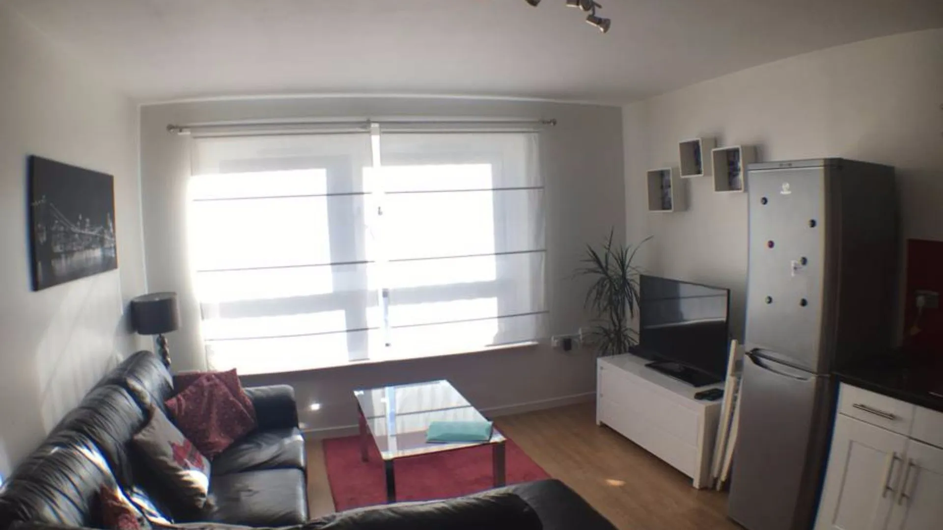 3 Bedroom Flat Near City Centre With Parking Edinburgh Apartment